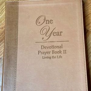 One year devotional prayer book